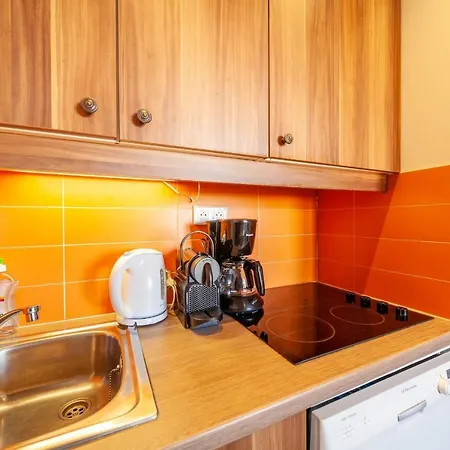 Pour 5 - Avec Piscine Et Apartment Huez
