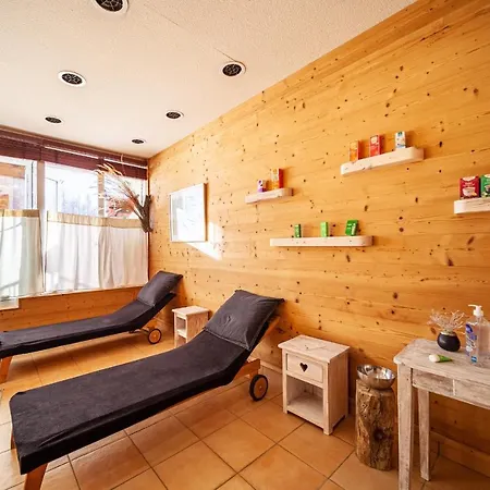 Pour 5 - Avec Piscine Et Apartment *